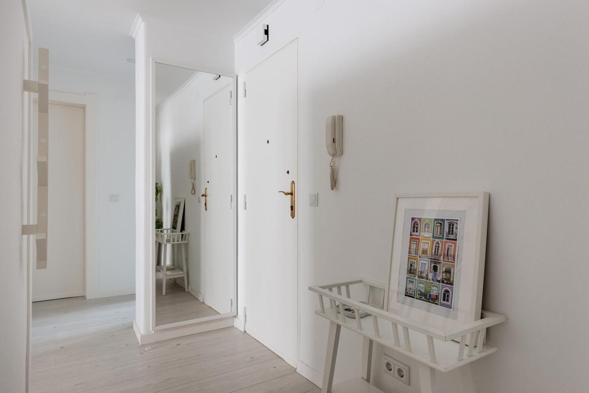 Light-Filled, Fully Renovated Apt Near Belem, By Timecooler Лиссабон Экстерьер фото