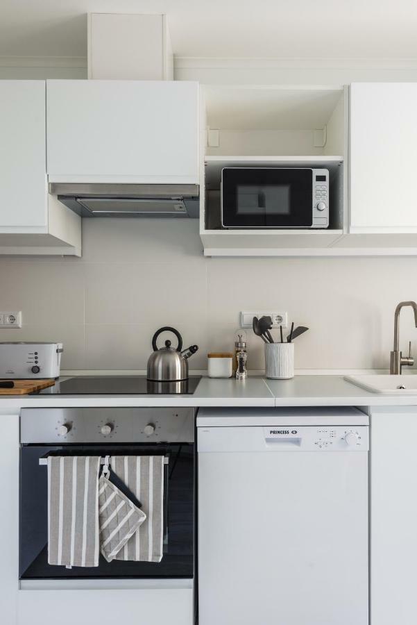 Light-Filled, Fully Renovated Apt Near Belem, By Timecooler Лиссабон Экстерьер фото