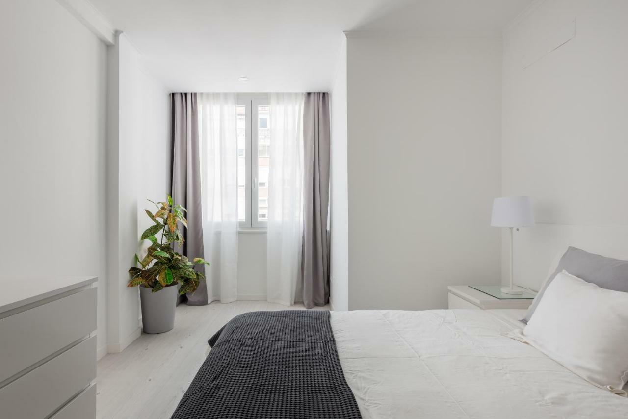 Light-Filled, Fully Renovated Apt Near Belem, By Timecooler Лиссабон Экстерьер фото